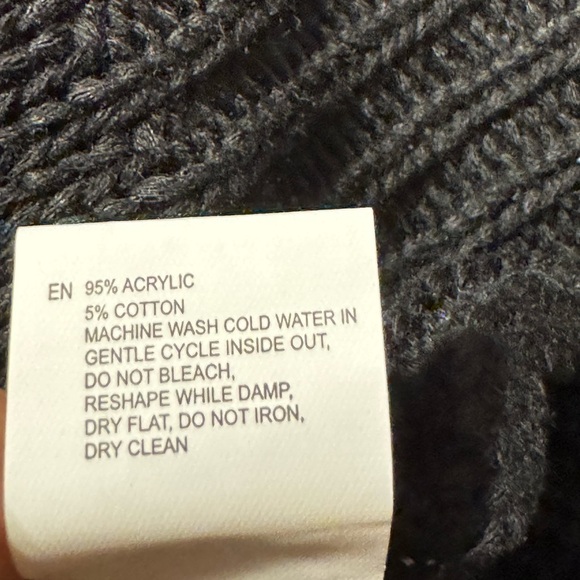 Alya by Franchesca’s V Neck Sweater Large - Picture 4 of 7